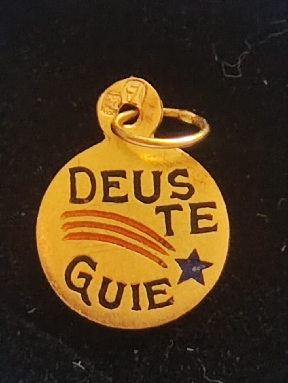 19.2k portuhuese gold 'DEUS TE GUIE'